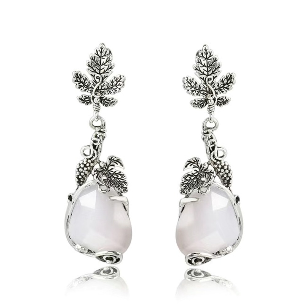 *BOGO FREE* Silver metal, maple leaf dangle earrings with white stones